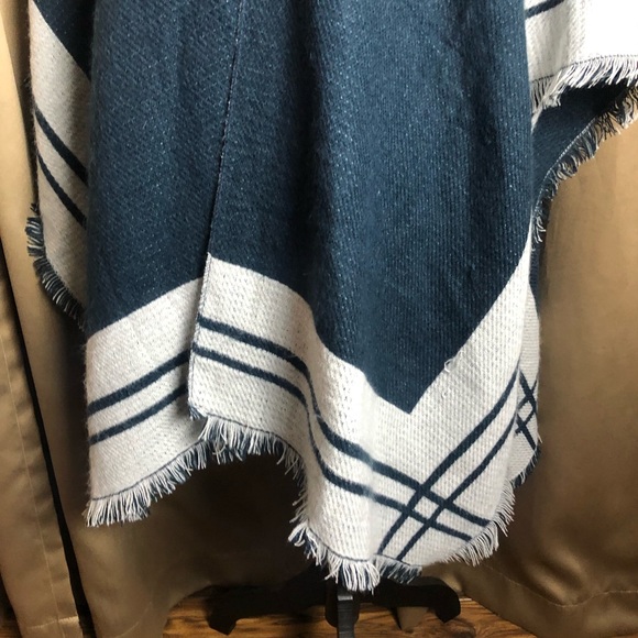 Woolrich Poncho Wrap Shrug Open Front Sweater - One Size - Picture 2 of 11